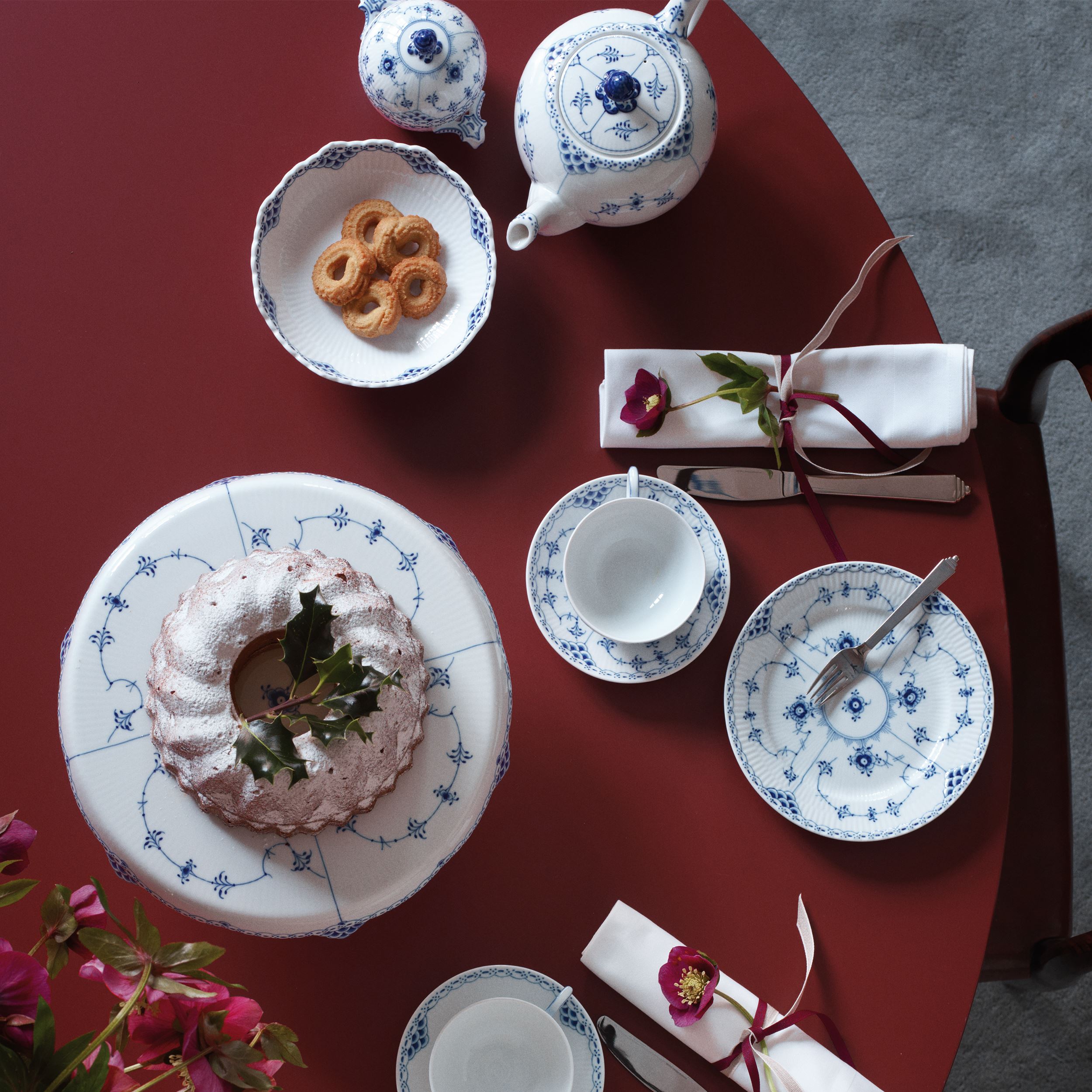 Blue Fluted Half Lace Teapot 100 cl Royal Copenhagen