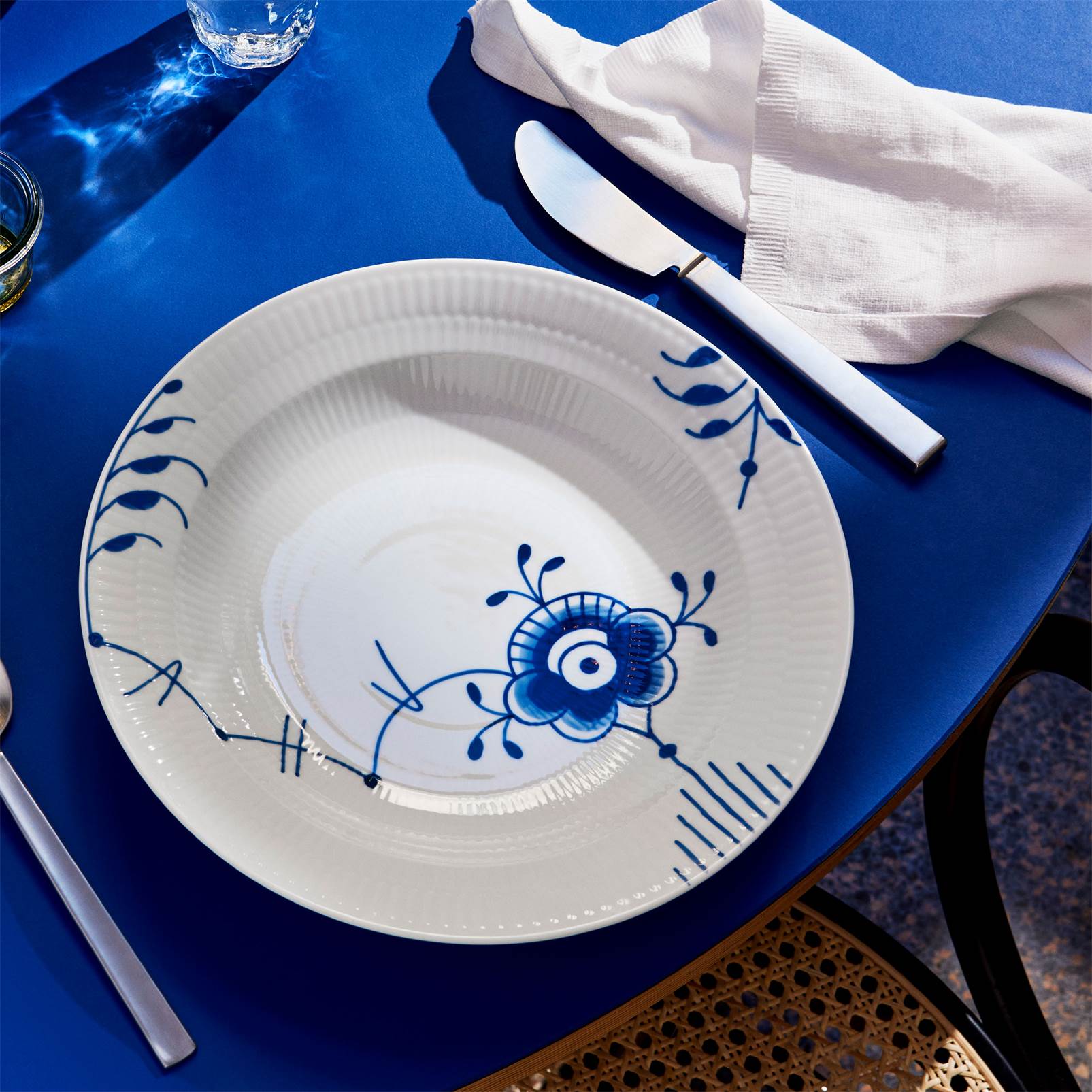 Blue Fluted Mega Deep Plate, 27 cm | Royal Copenhagen