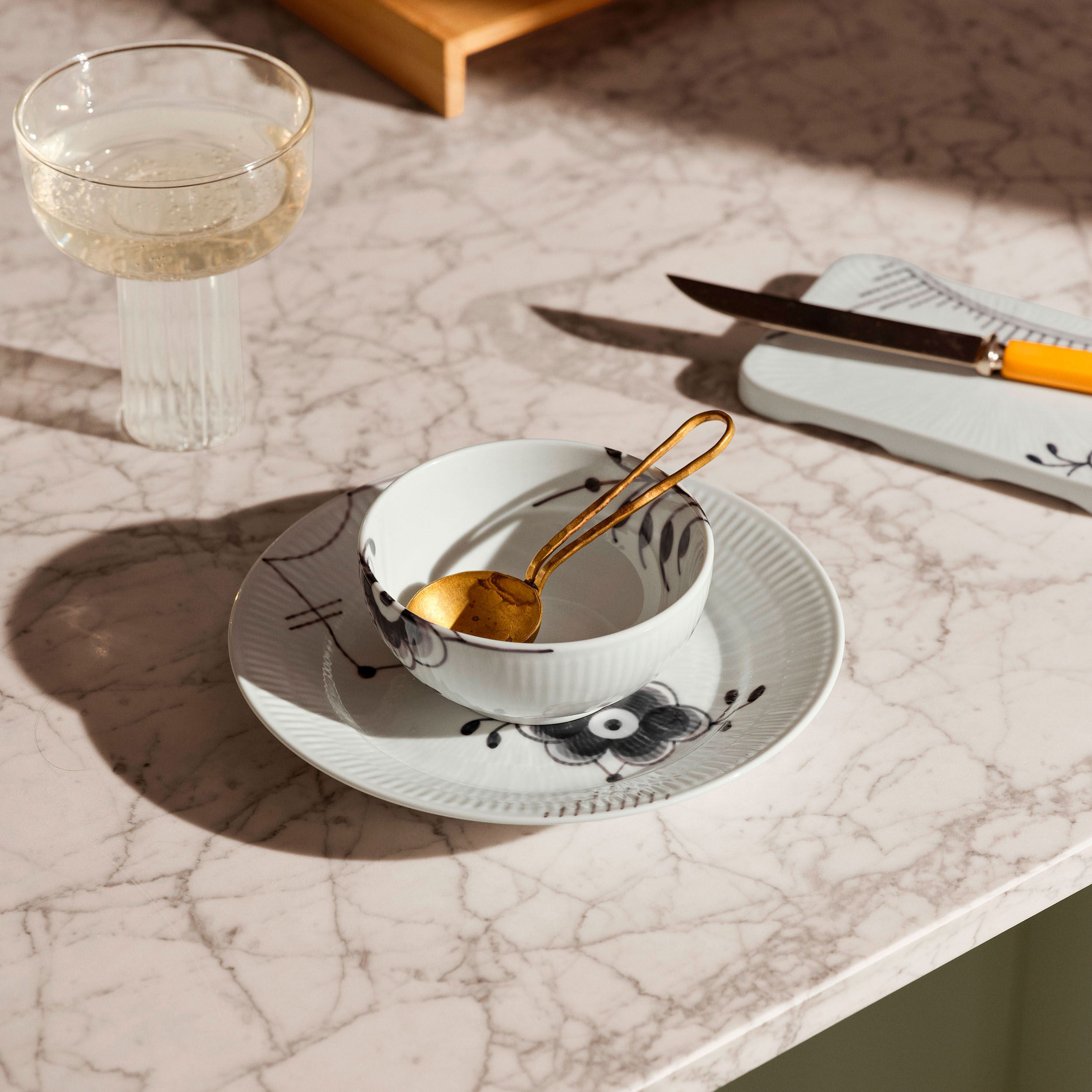 Black Fluted Mega Bowl 24 cl Royal Copenhagen