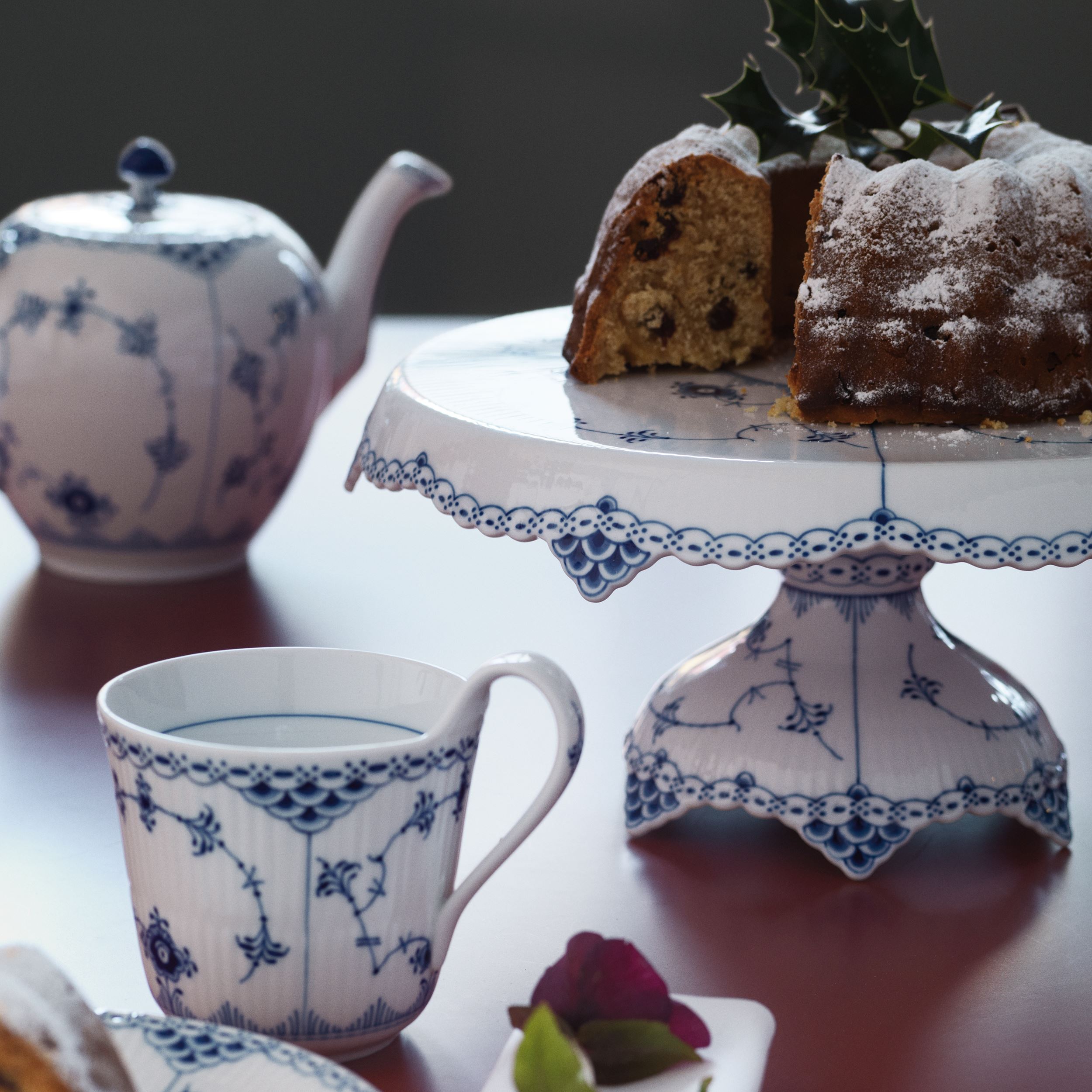 Blue Fluted Half Lace Teapot 100 cl Royal Copenhagen