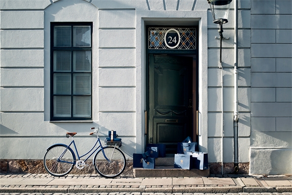 Royal Copenhagen delivery of packages